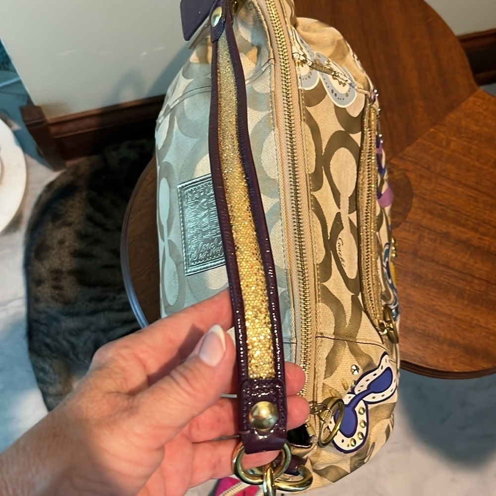 Coach  Poppy  Rare 15311   signature C Tan & Gold  Op Art Graffiti vinyl & Bling - Picture 16 of 17